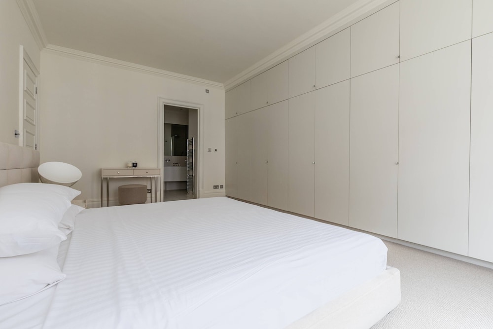 Sloane Court East VI by Onefinestay