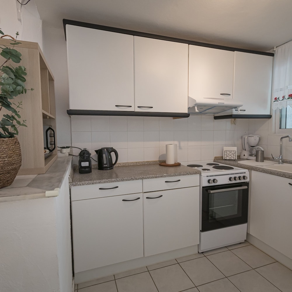 Sunny Breeze Maisonette by Rentals Pro view 4
