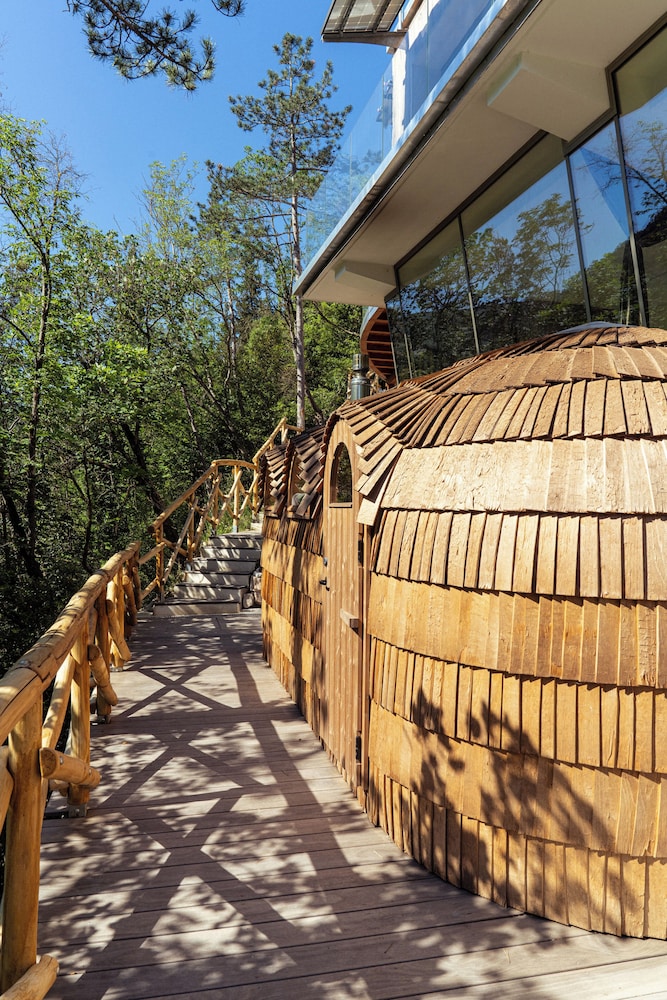 LA FORESTALE Luxury Ecolodge