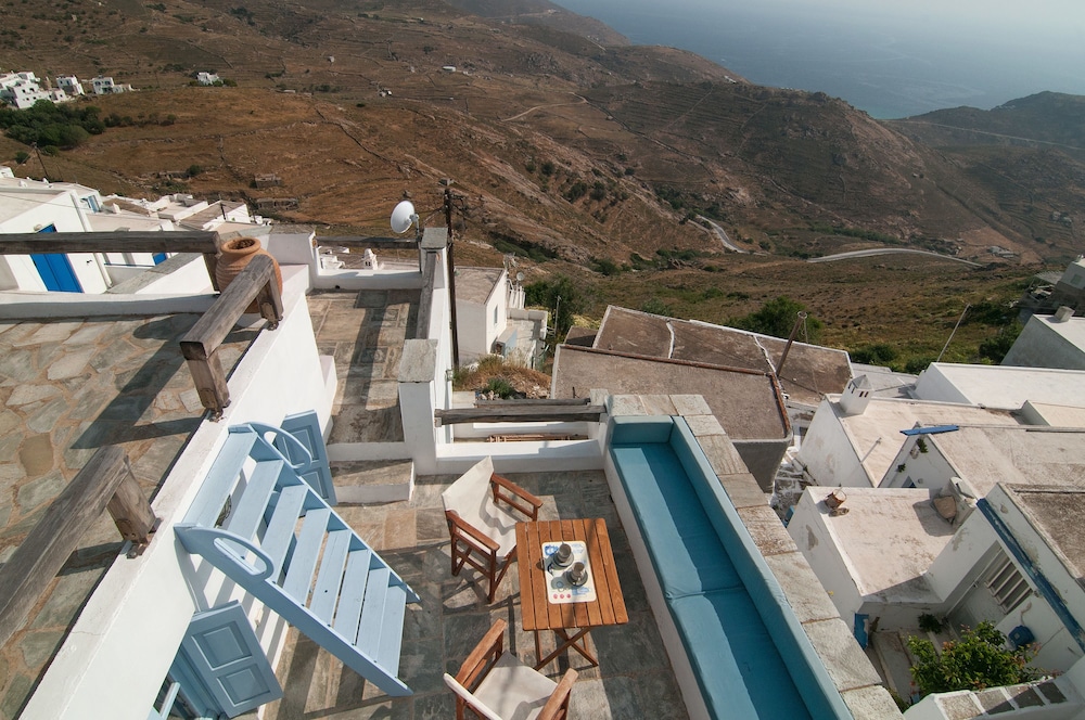 Serifos Houses Hora