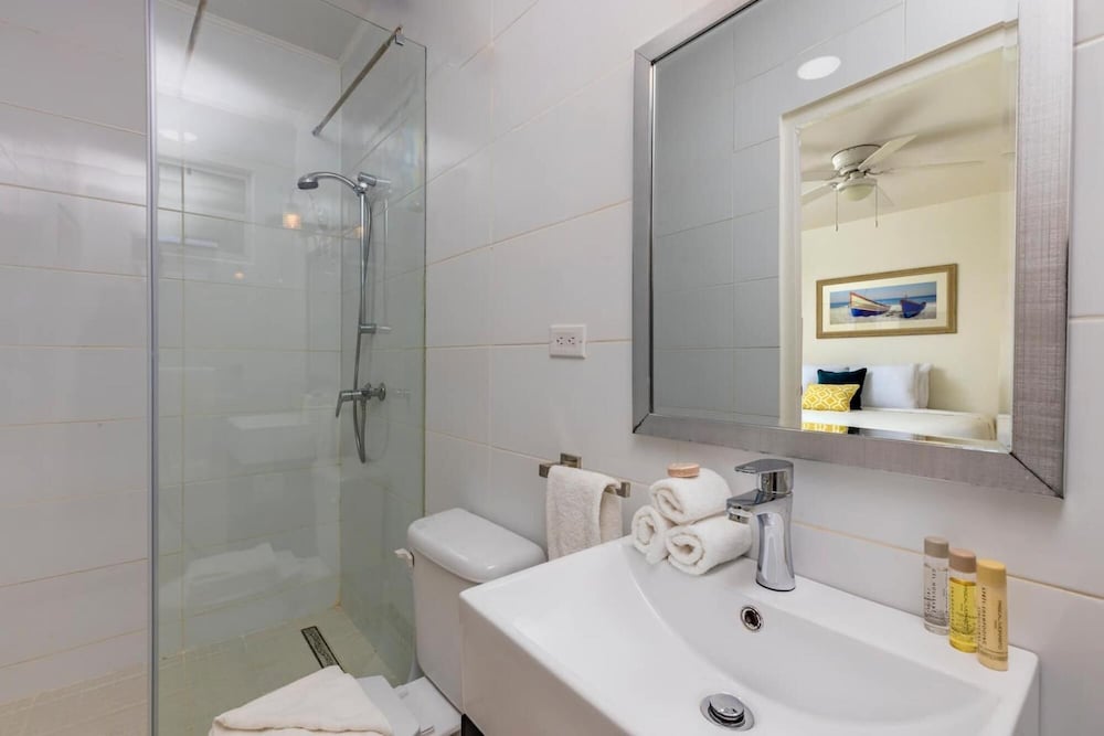 Outstanding Oasis 7BR 7BA Villa With Private Pool