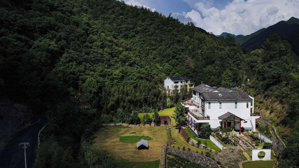 XiangLu YiMo Valley Retreat Guesthouse