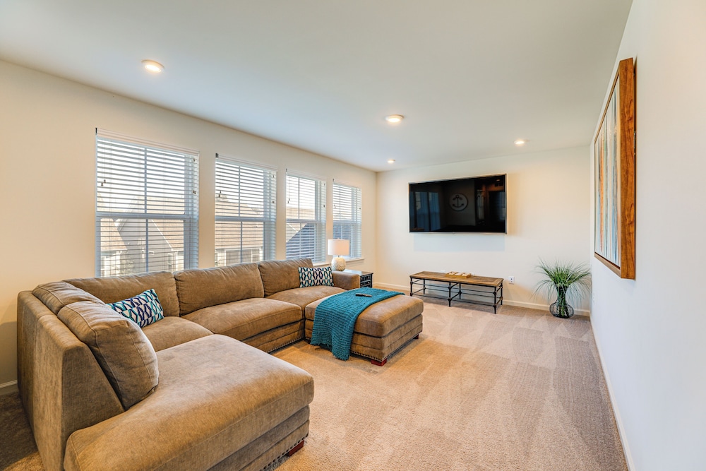 Shuttle to Bethany Beach: Stylish Home w/ Perks!