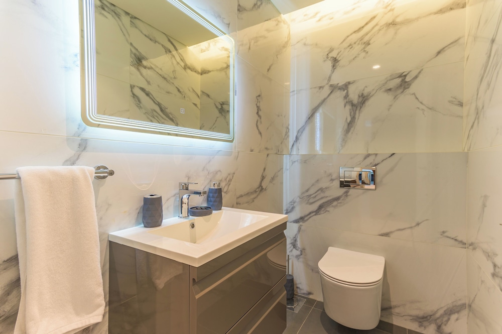 Achrafieh Gate - Modern 3-BR Apartments