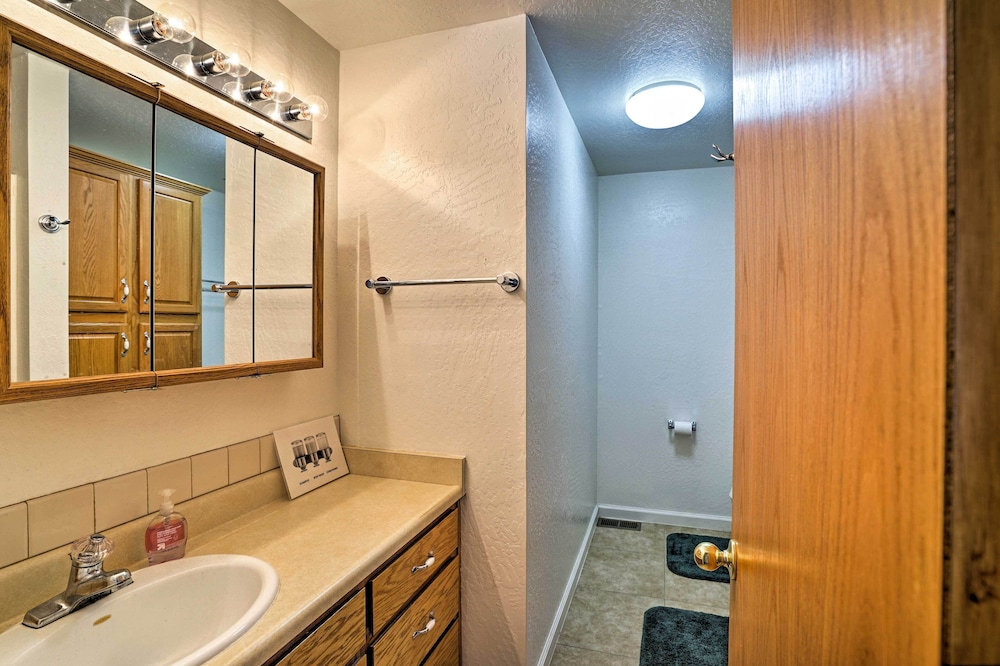Lake Tahoe Vacations - South Lake Tahoe Home w/ Deck: 4 Mi to Heavenly! - Property Image 11