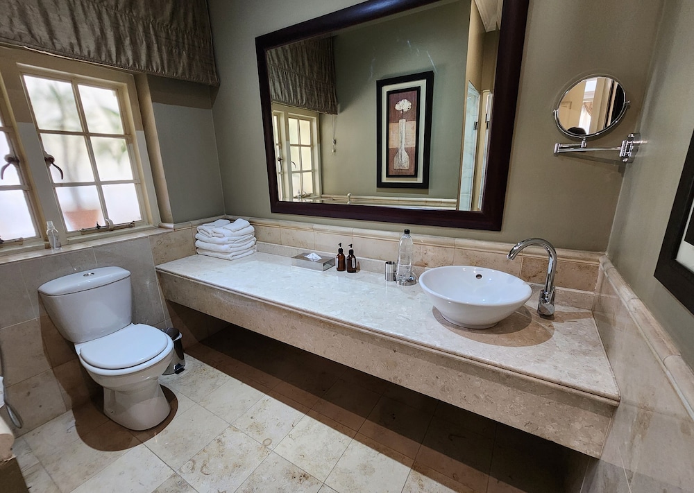 Johannesburg Vacations - 10 2nd Avenue Houghton Estate - Property Image 19