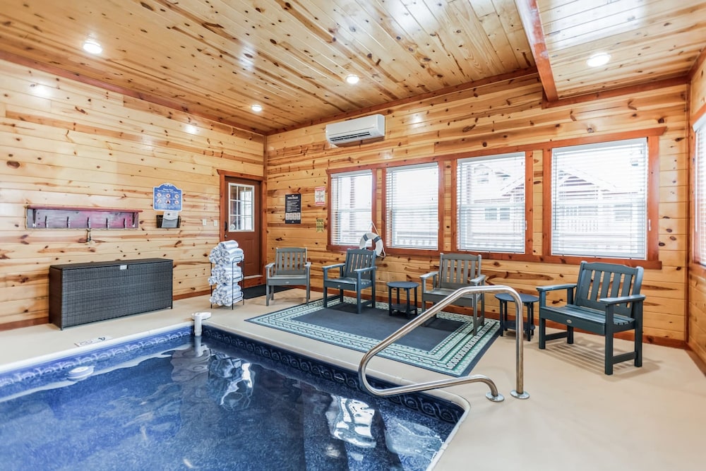 Laurel Point Indoor Pool Screening Game Room Located in Smoky Mtn Ridge