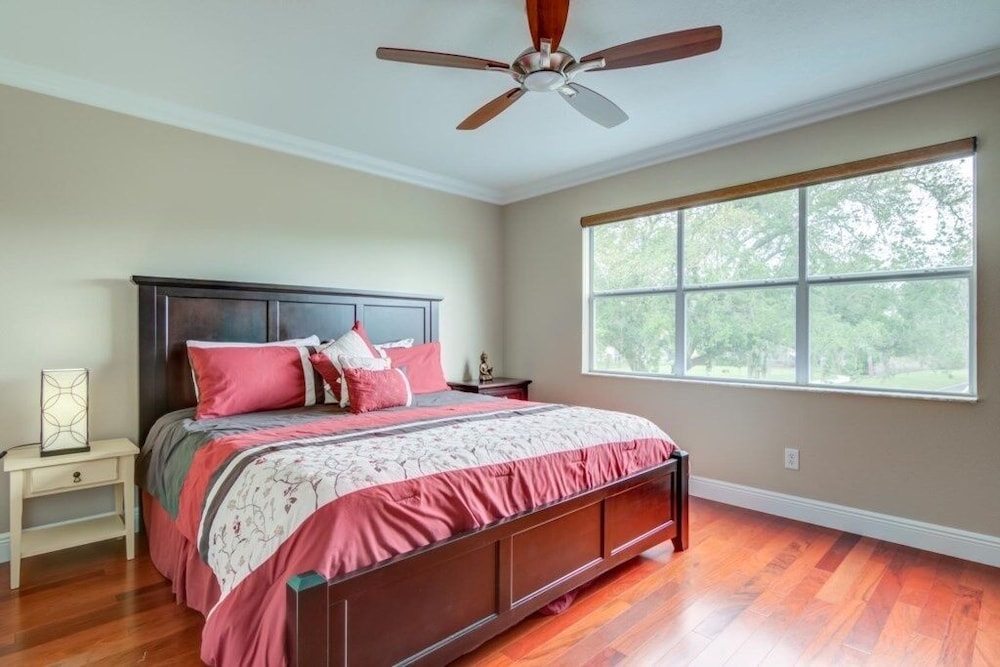 Southern Dunes Comforts Of Home! Golf Views! 4 Bedroom Home by RedAwning
