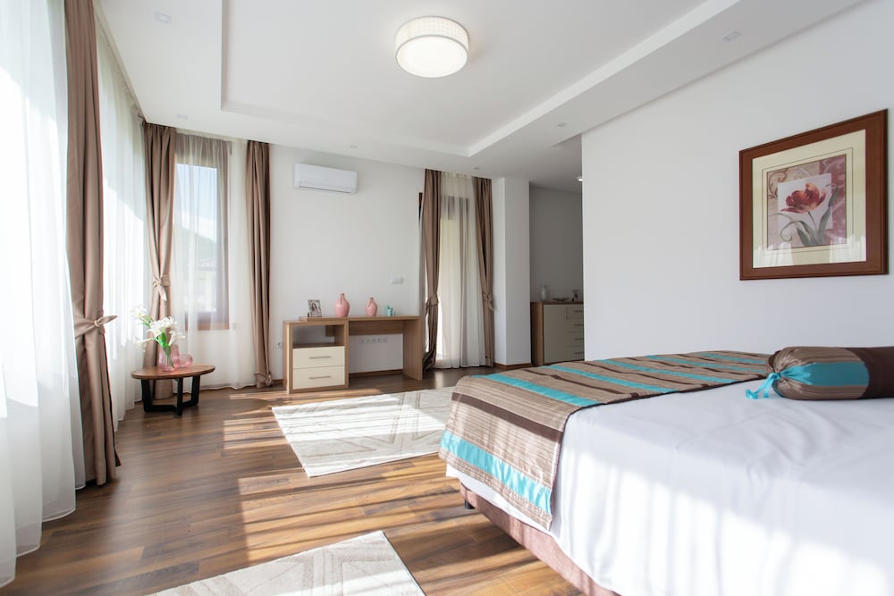 Malak Resort