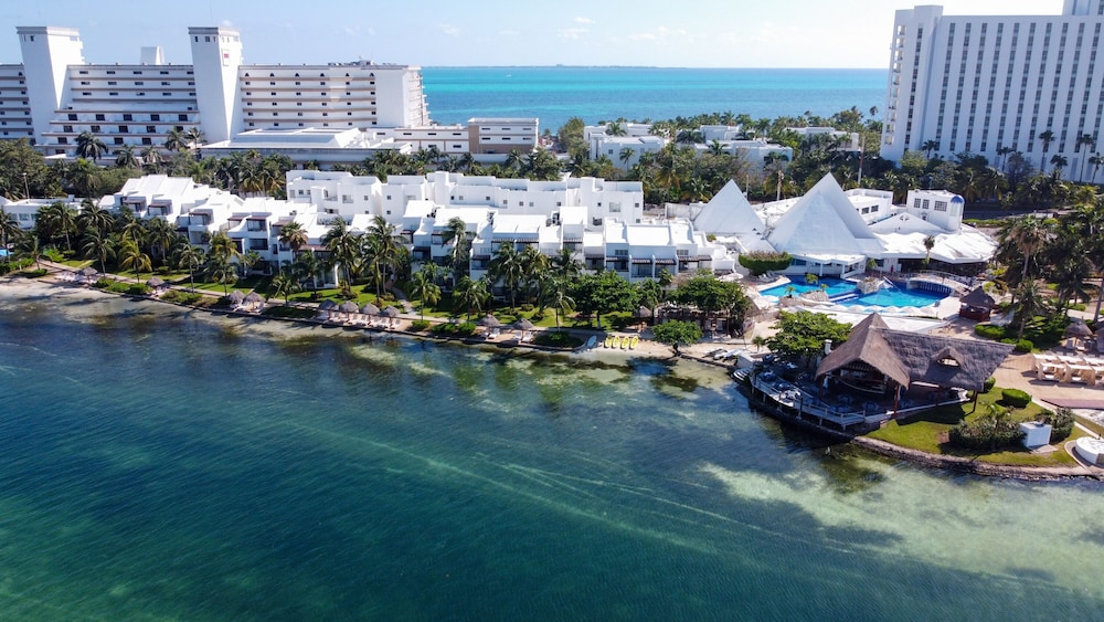 Sunset Marina Resort & Yacht Club