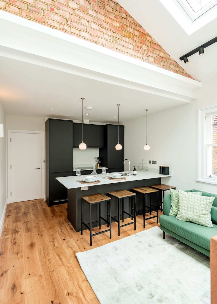 Lillie Road Residence B