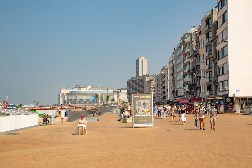 Apartment With Lateral sea View in Ostend
