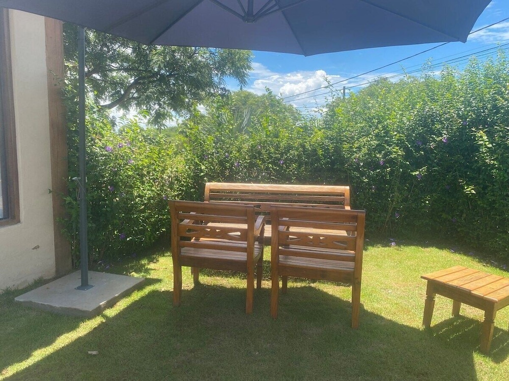 linda casa de campo nova em condominio