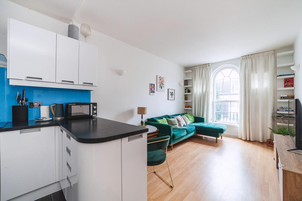 Rotherhithe Riverside Flat