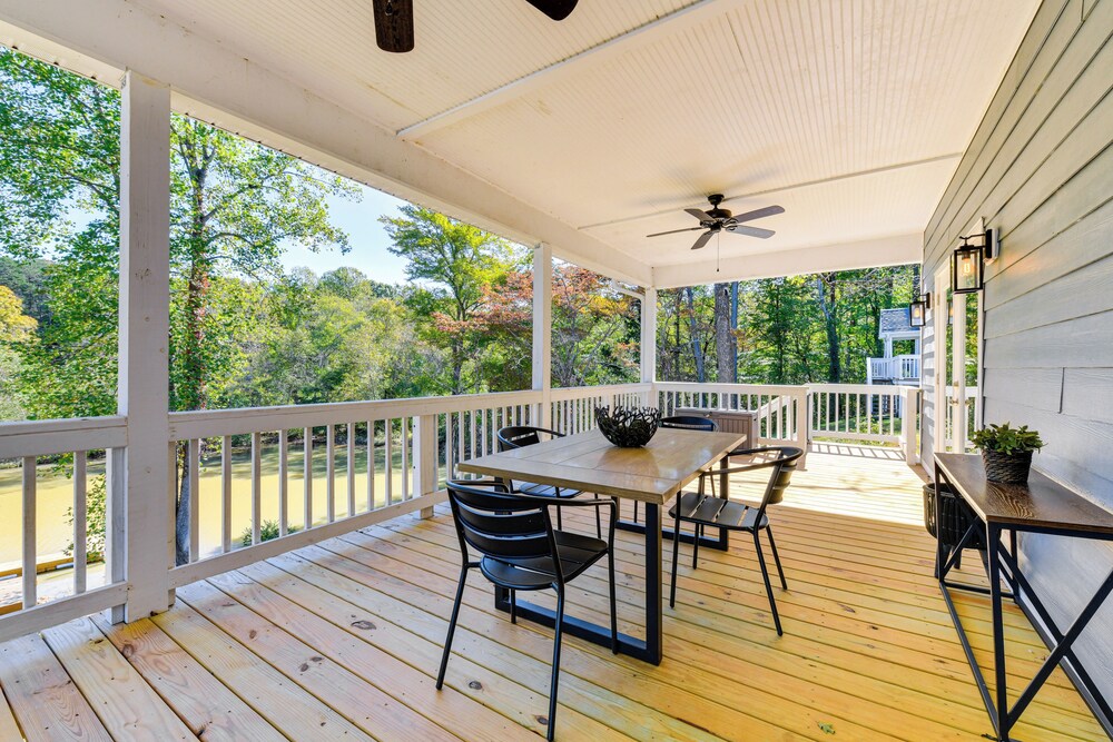 Waterfront Lake Hickory Retreat w/ Private Dock! view 3