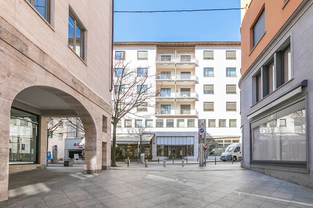 Novos Contrada Apartments