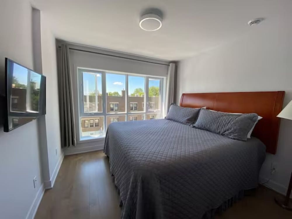 2001 Av. Beaconsfield