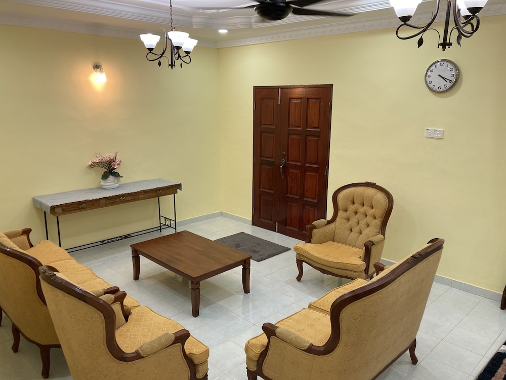 Hanna Homestay Kangar photo 8