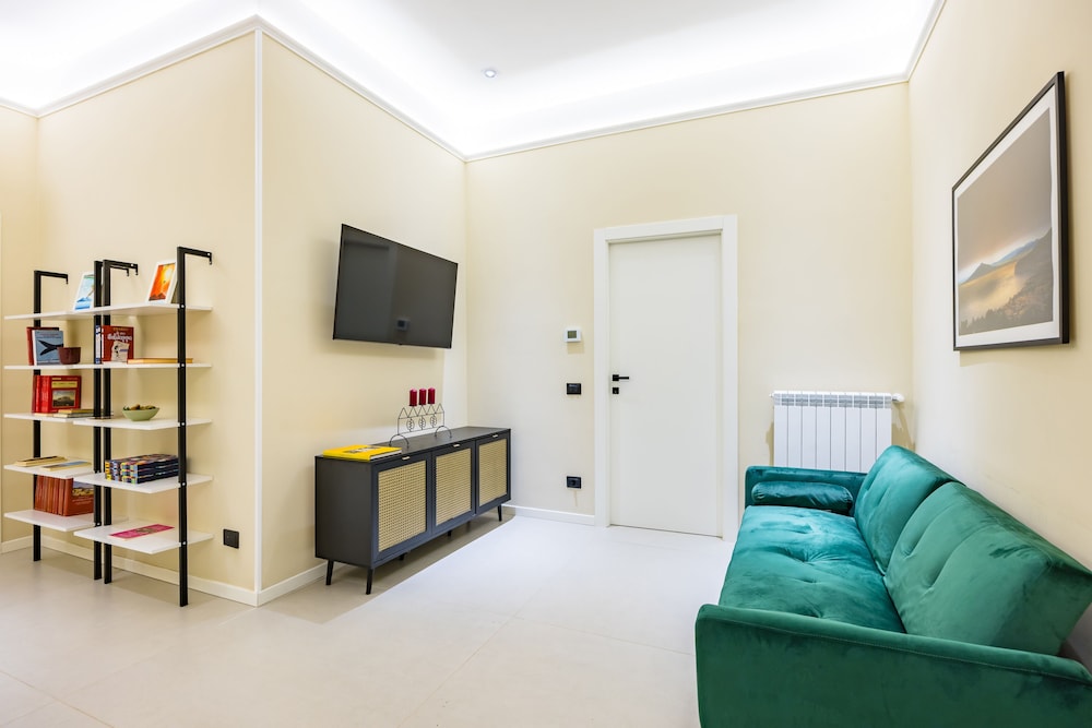 Modern Family Spacious Apartment Near Toledo