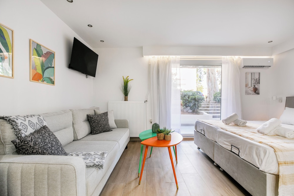 Halo - Luxury Studio in Athens