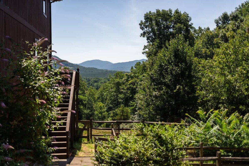 Love Afton Cabin - Family Home