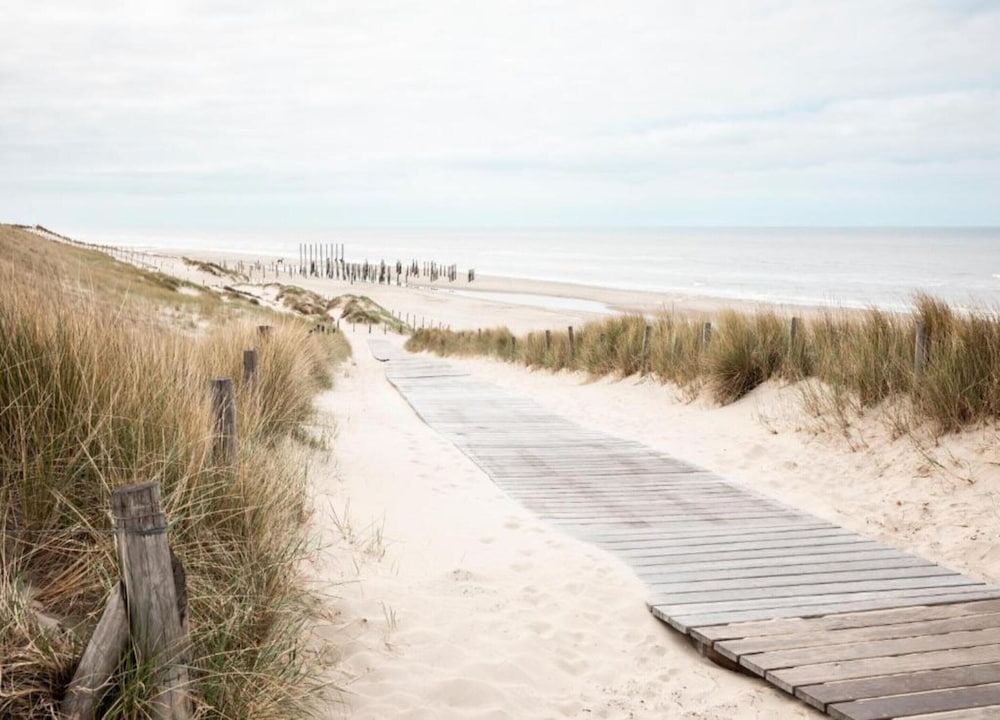 Chalet in Sint Maartenszee Near Sandy Beach