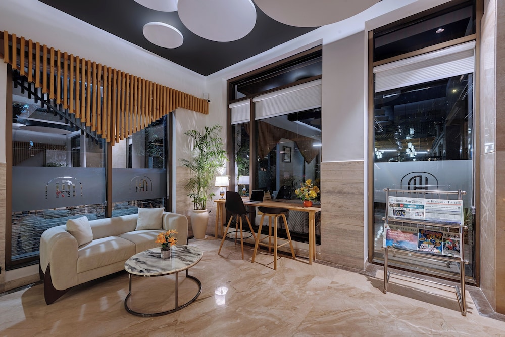 Hays AIR By Ahuja Residences - Golf Course Ext. Road & Sector 51