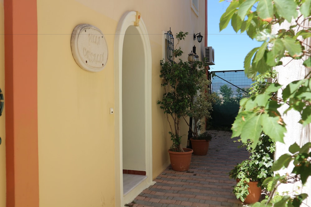 Orsalia Luxury Suites