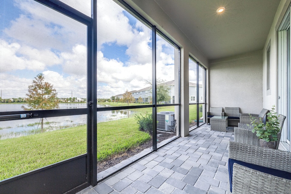 Waterview Luxury Retreat for 12!