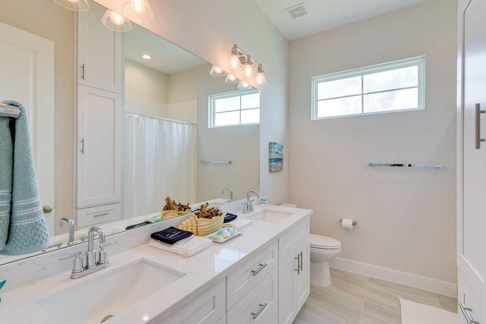 'seas The Day:' Home w/ Pool Access in Galveston