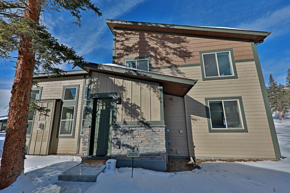 Journey Way 2 Br In Rendezvous 2 Bedroom Townhouse by Redawning