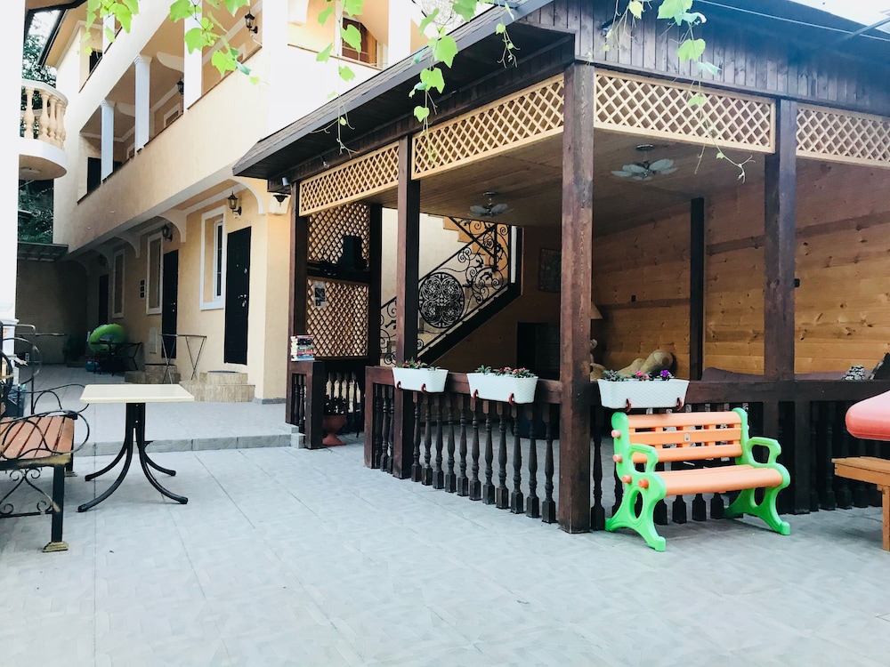 Tamriko Guest House