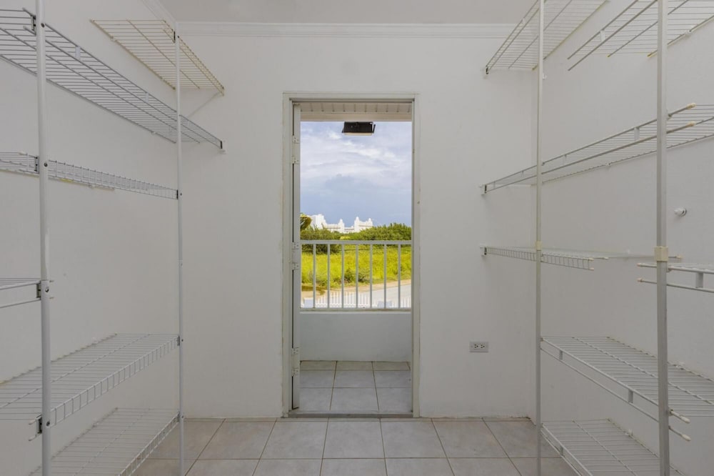 4BR 4BA Villa w Private Pool Eagle Palm Beach