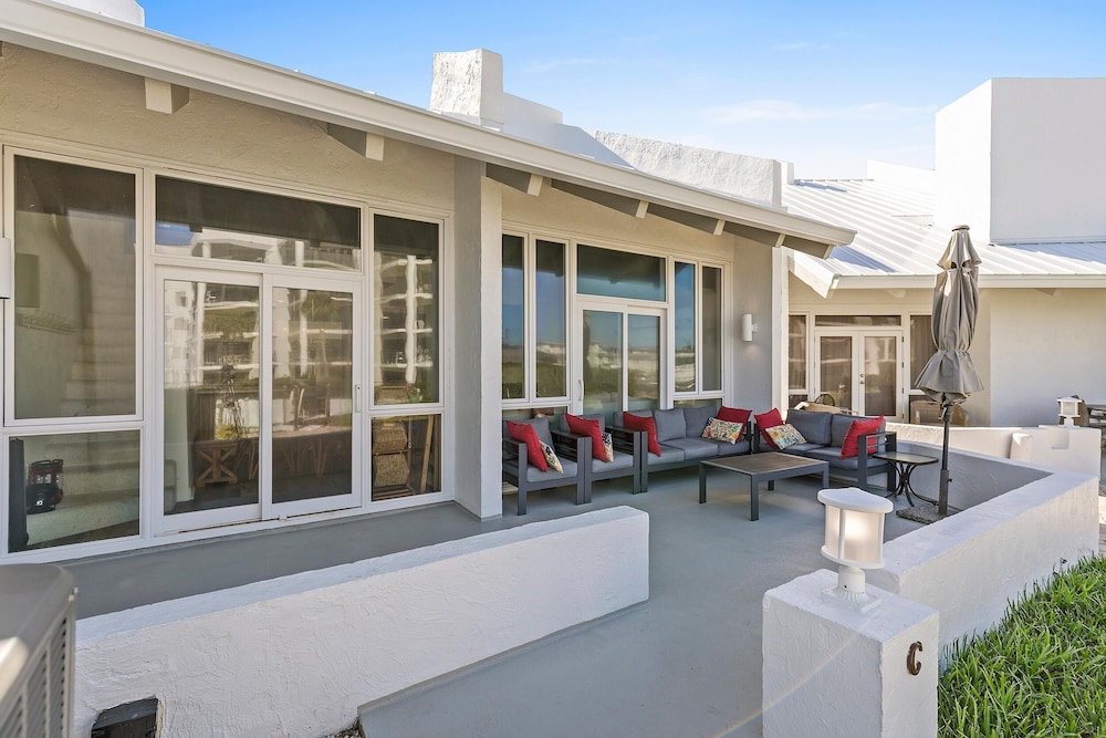 Sea Winds Condominiums C