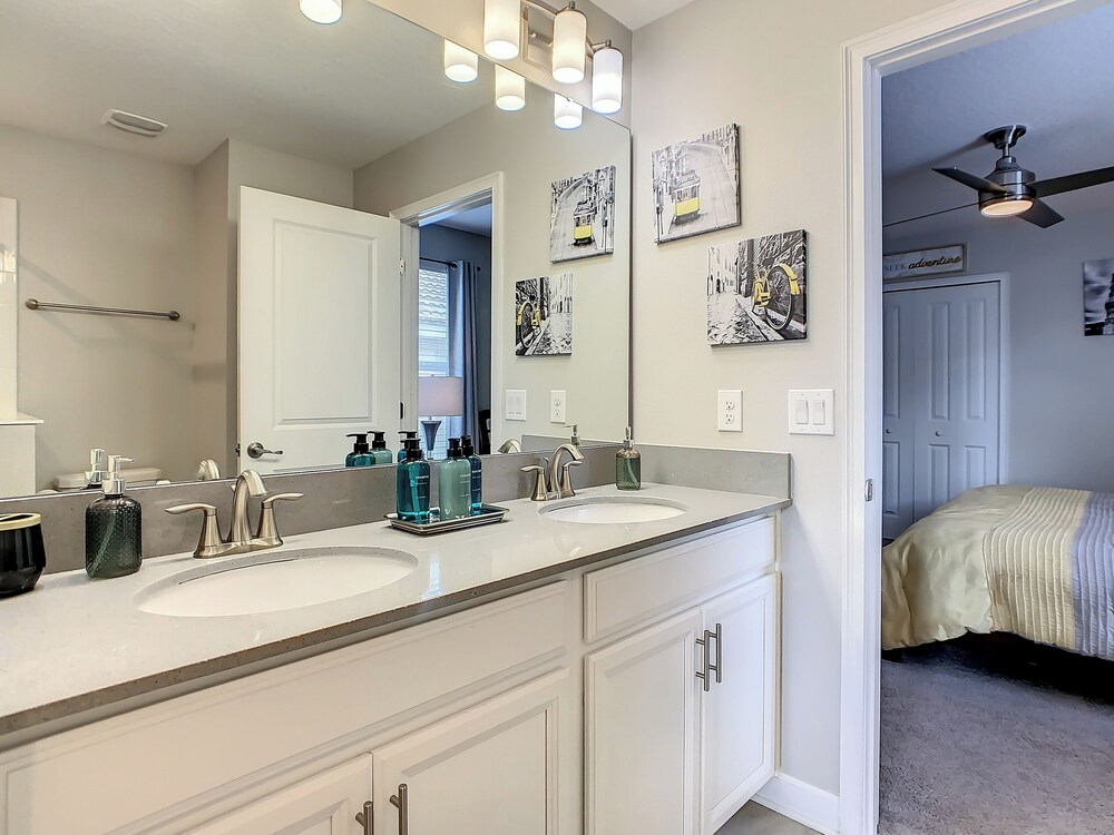 Family Villa Themed Rooms Near Disney