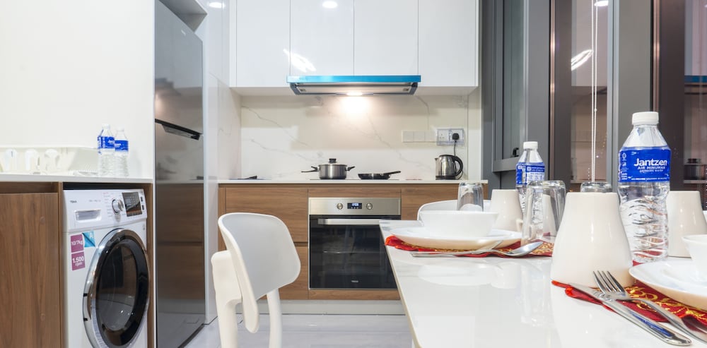 Moonway Luxury Suites At CORE Residence