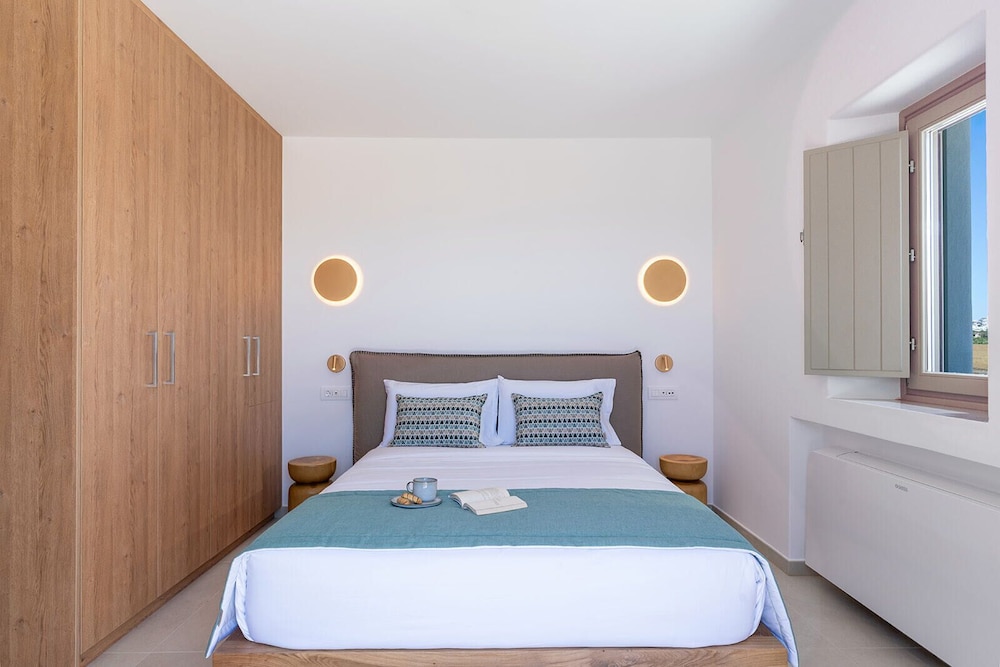 Platies Luxury Apartments Santorini