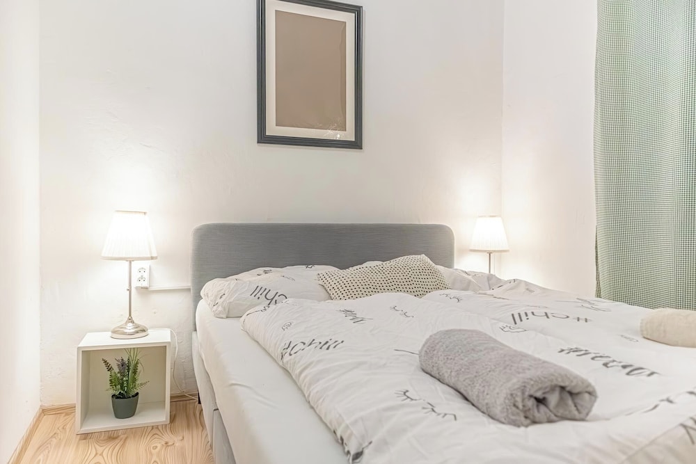Modern 2BR Apt Near Westbahnhof