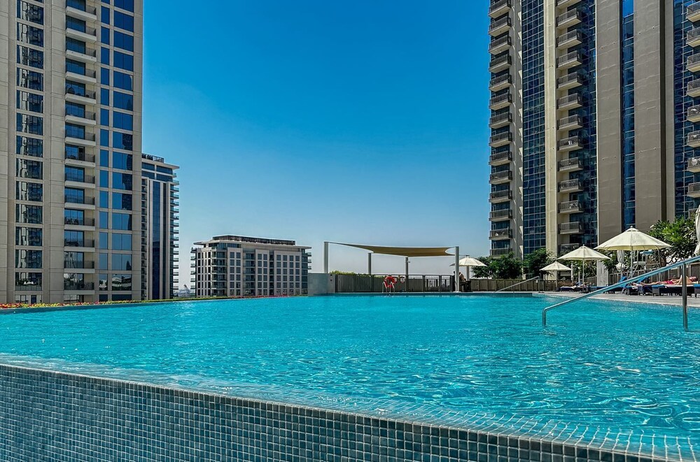 New! Luxurious Living Dubai Creek Balcony & View