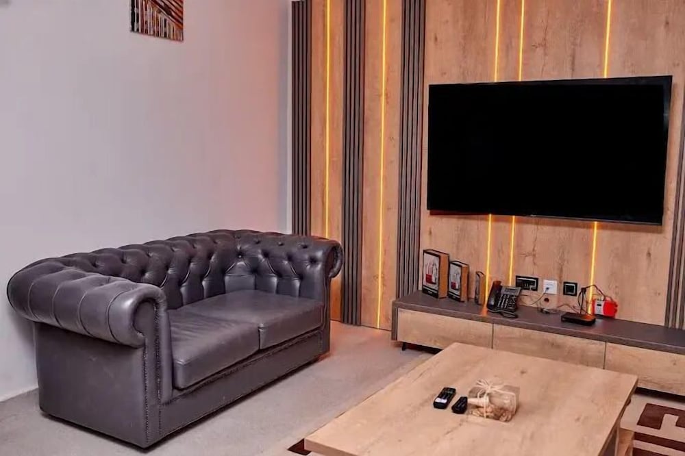 Ridge Ville Apartment by Platinum
