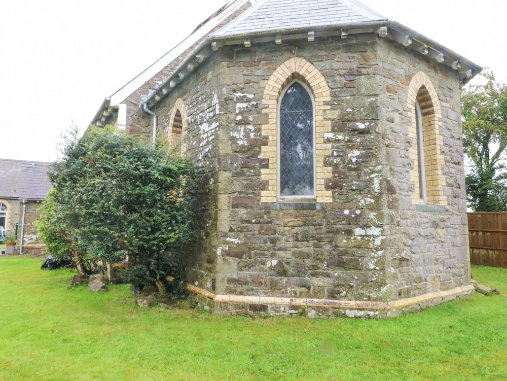 Church Llygad Y Dyffryn