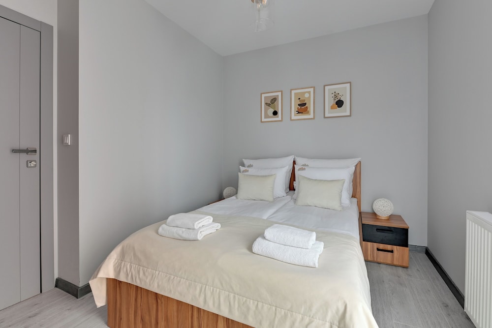 Aura - Riverside & Parking by Downtown Apartments