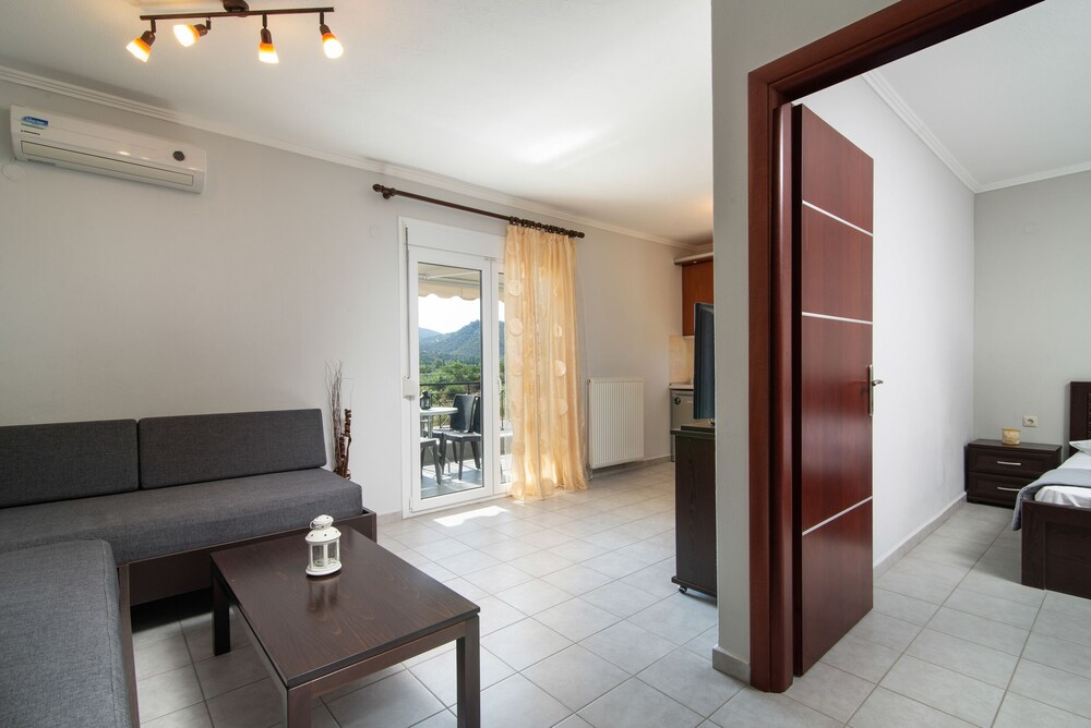 A Ponte Studios and Apartments