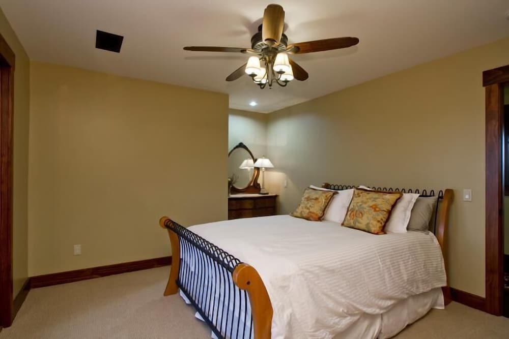 Majestic Carefree Home By Signature Vacation Rentals