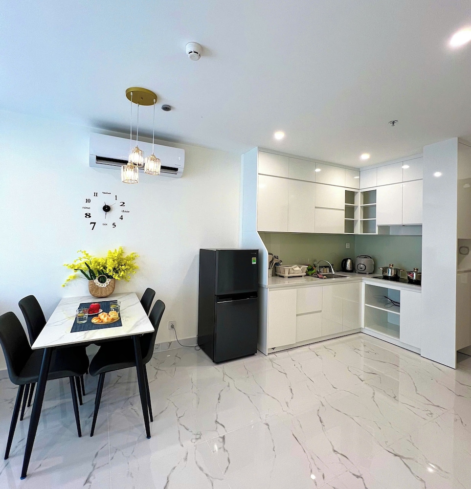 Lyshing Apartment in Vinhomes Grand Park