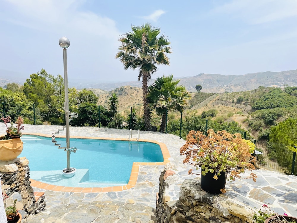 Casa Rural Comares con Piscina Privada by At Home