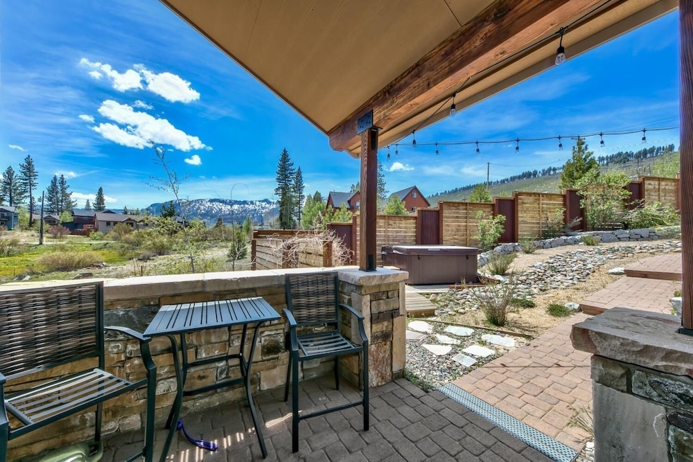 1008c Mountain View Retreat 5 Bedroom Home