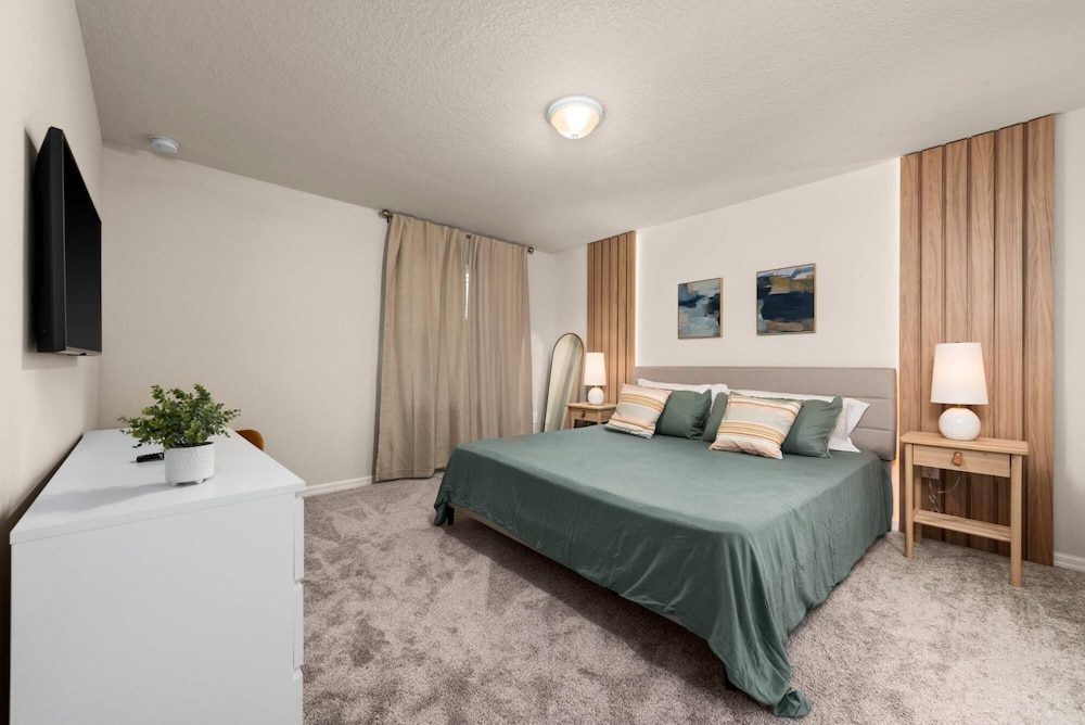 Brand New Windsor Island 5 Suites view 5