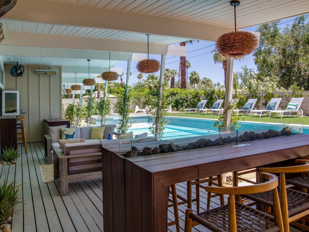 Palm Springs Vacations - West Elm House 2017: The Alexander - Property Image 11