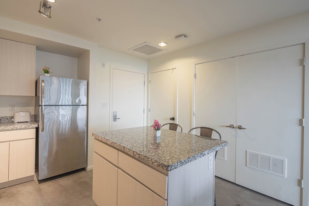 ROVE LIVING/KL - Roosevelt Point